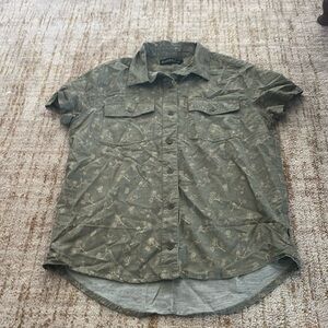 United by blue button down pinecone shirt
